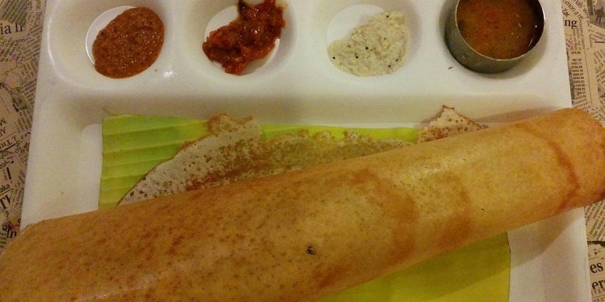 Visitors enjoy South Indian delicacies at various eateries available near Alamparai Fort.