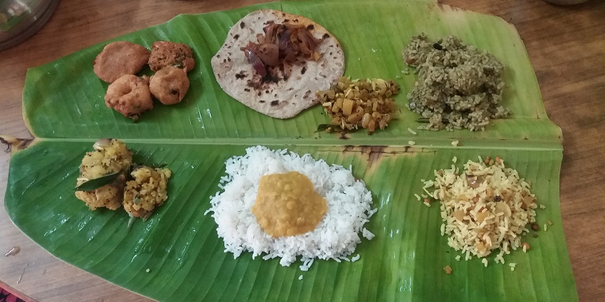 Dining near Rayakottai Fort offers diverse traditional South Indian cuisine.