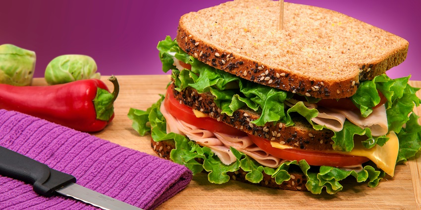 Nearby eateries offer diverse dining options near Jawahar Toy Museum, Kanyakumari.