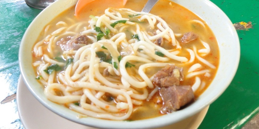 Enjoy a delectable local meal in an eatery located near the Likir Monastery, Ladakh.