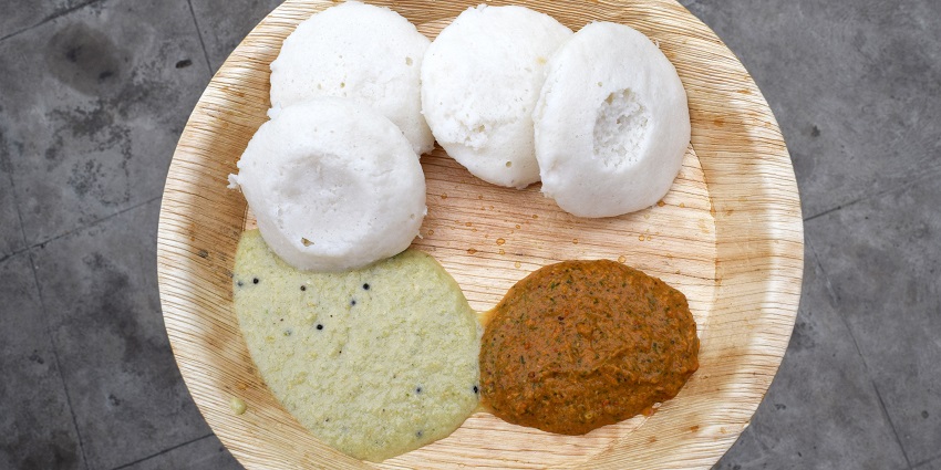 There are many restaurants available which give delicious food.
