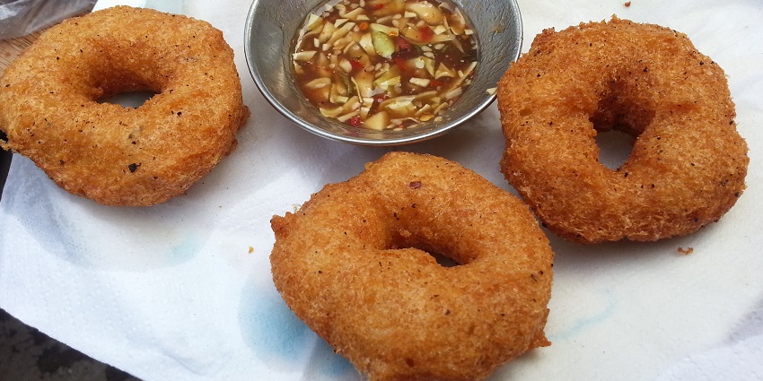 Various restaurants and eateries offer delicious food to eat near yelagiri