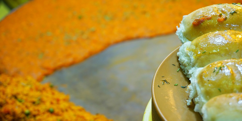 Savour the best dishes of Maharashtra on your trip to the architectural marvels of Maharashtra.