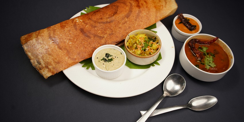 Dosa, a popular South Indian dish available for the visitors of the Palani Temple