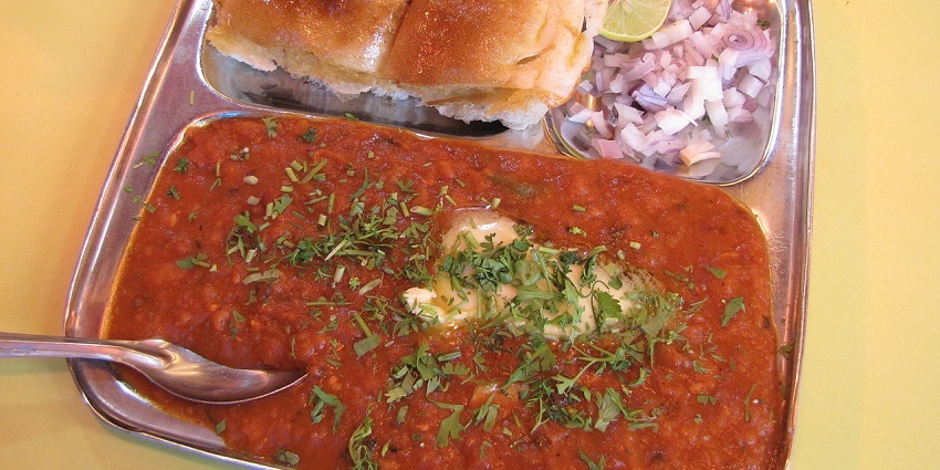 Savour the delicious food of Maharashtra, India on your trip to its natural wonders.