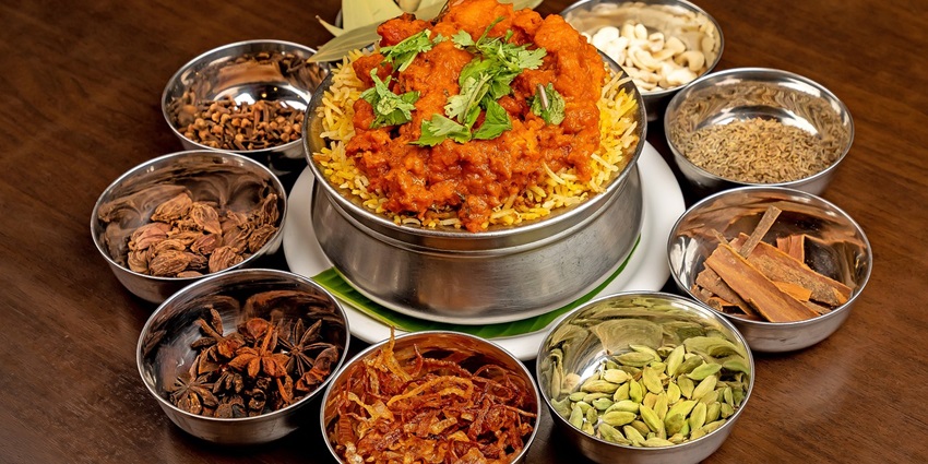 Eat delicious meals after visiting the main destination.