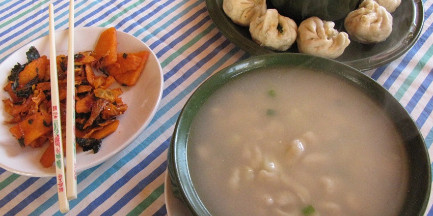 Enjoy delicious Tibetan cuisine and delicacies at the restaurants in Leh near the Rizong Monastery
