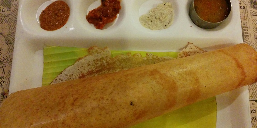 Valparai trekking places offers diverse dining, from local eateries to upscale restaurants.