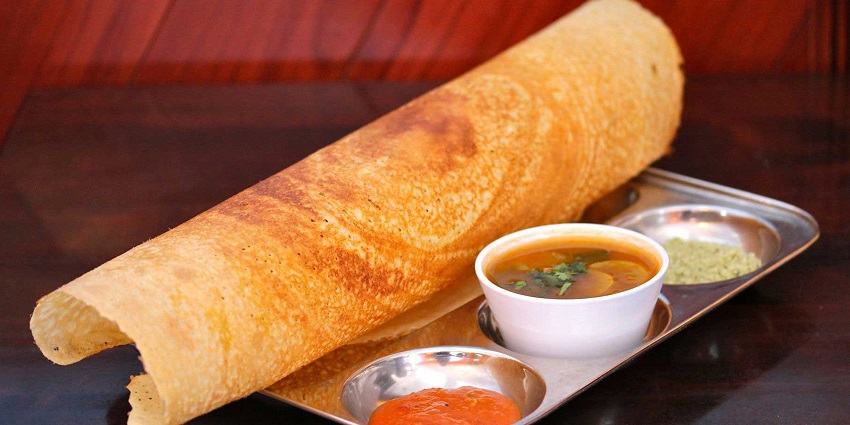 Diverse cuisine with popular eateries and food courts.