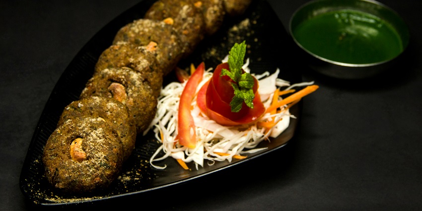 An image of a delicious food to eat near the sacred temple in Tamil Nadu, India.