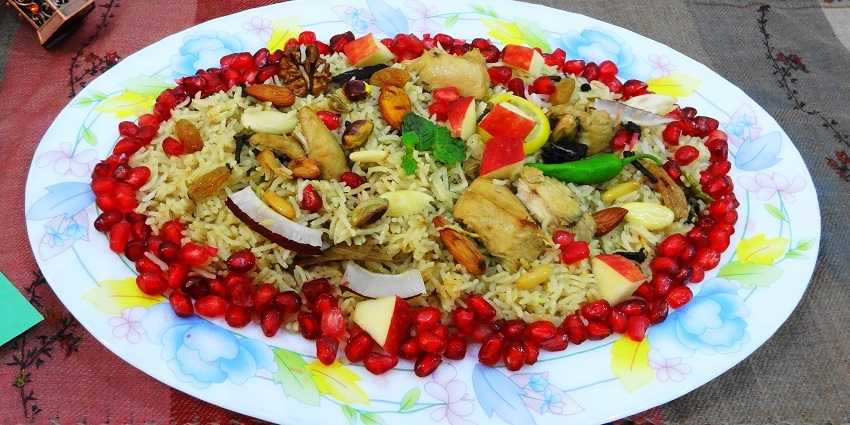 Savour a delicious plate of Kashmiri pulao at the restaurants and eateries near this water park