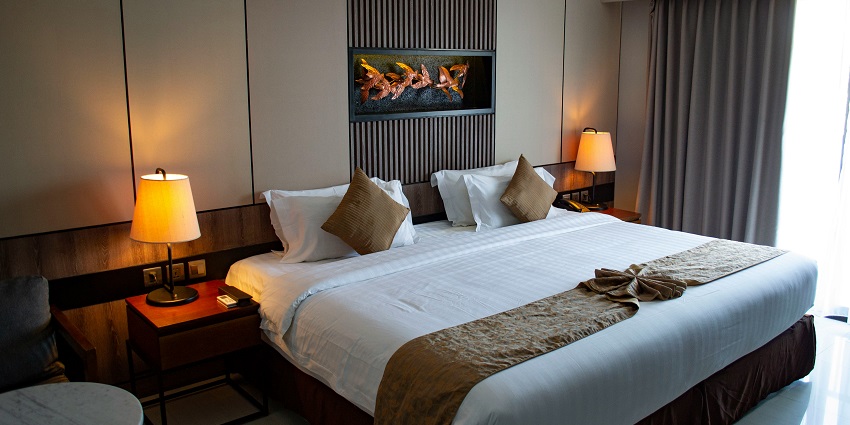 Visitors can find several accommodation options in the city of Gurugram on a budget.