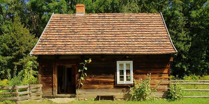 Budget-friendly accommodation near Bondla Wildlife Sanctuary for travellers to visit.