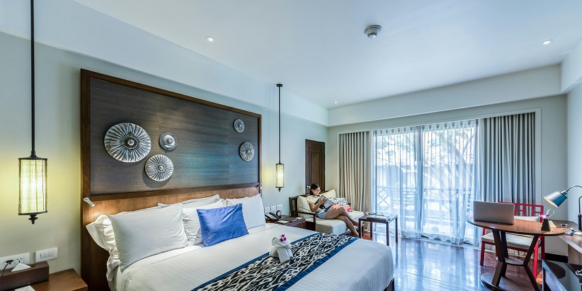A cosy and minimalist decorated hotel room near Panipat Fort in Panipat, Haryana.