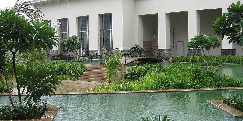 Accommodations near Aundha Fort feature hotels, homestays