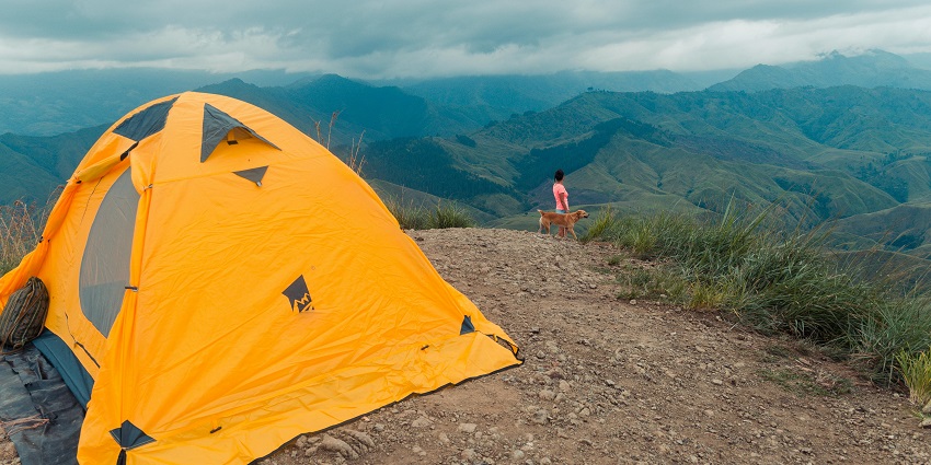 An image of accommodations near Mount Batur, offering scenic mountain views.