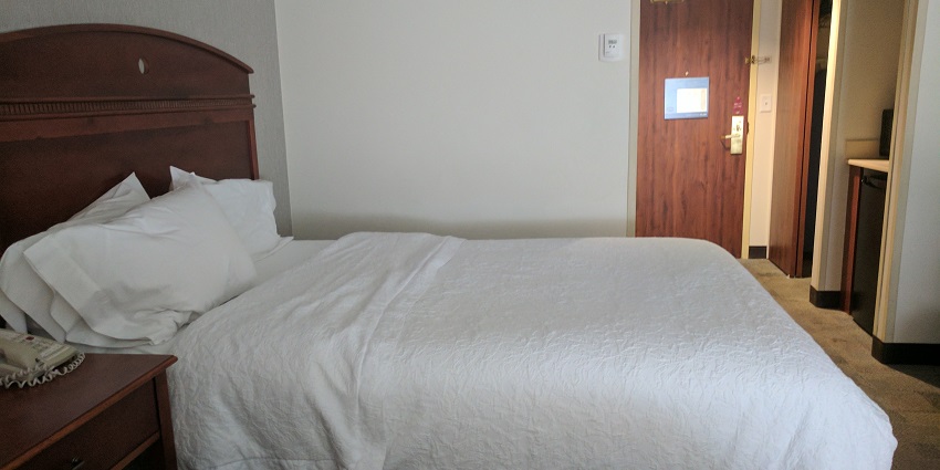 The nearby cities of Parola offer various accommodation options.