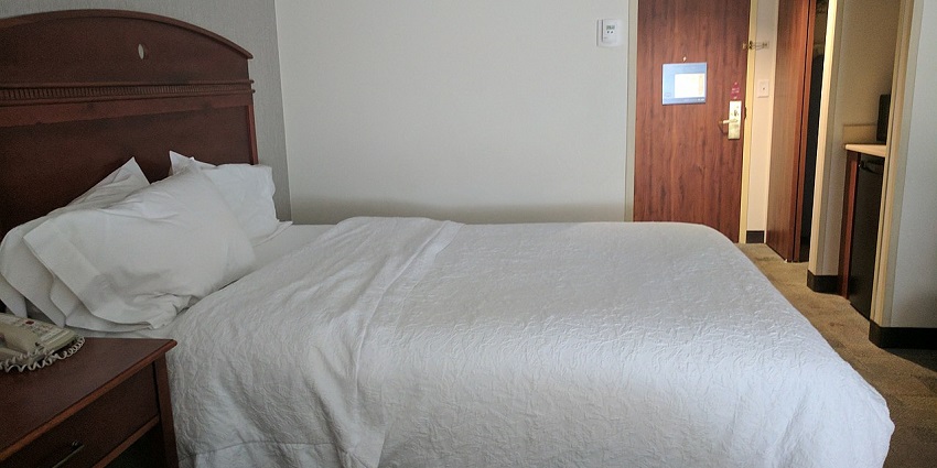 Visitors to Amravati Fort can choose from Hotel New Chaitanya and budget-friendly stays.