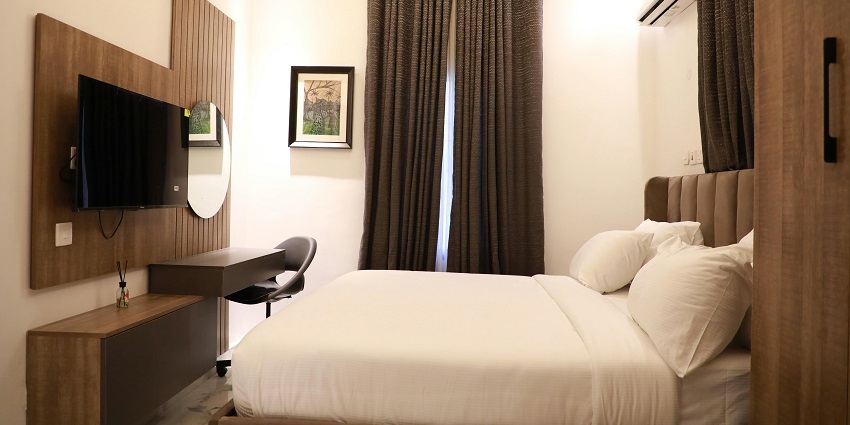 Accommodation options near Wafgaon Fort include budget stays and resorts.