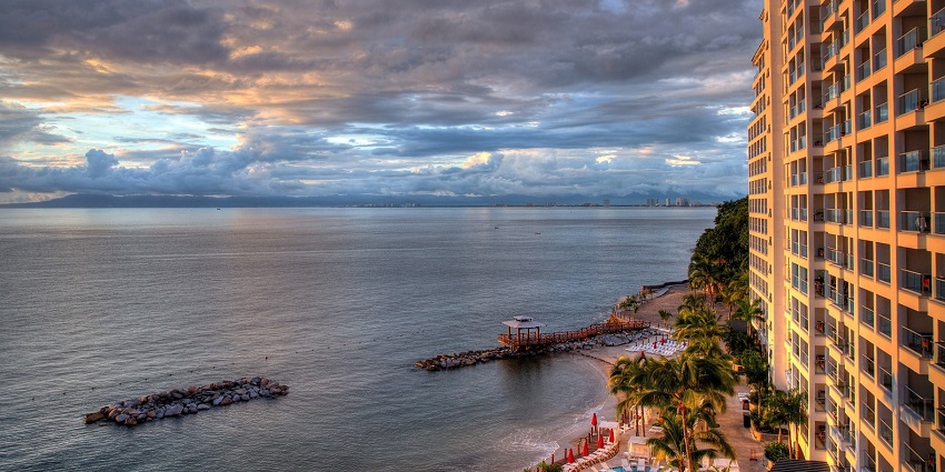 Dahanu offers diverse accommodations for all budgets and preferences.