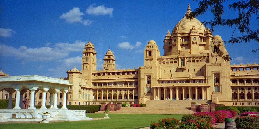 The luxurious hotel to stay in Rajasthan, ensuring tourists a comfortable stay