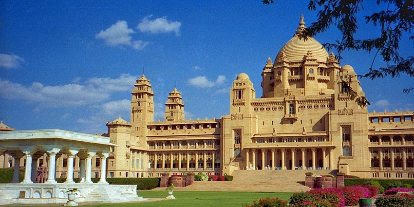 For luxury, Umaid Bhawan Palace provides exquisite amenities.