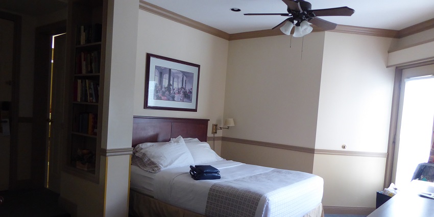 Accommodation near Pampuranathar Temple enhances your visit and experience.