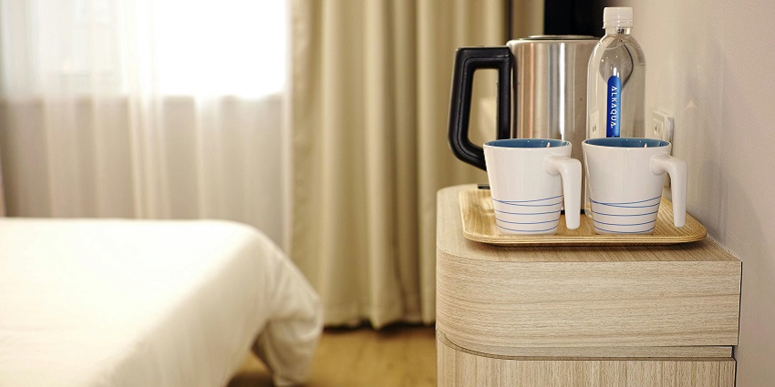 An image of a hotel room, an accommodation near the temple in Maharashtra.