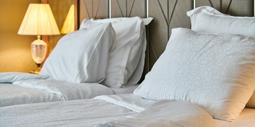 An image of a hotel room, an accommodation near the famous Mahabaleshwar Temple.