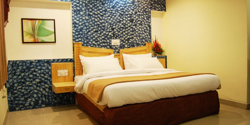 Comfortable accommodations near Kulasekarapattinam Temple for a seamless visit.