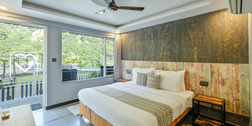 An image of a hotel room, an accommodation near the Pandharpur Temple, India.