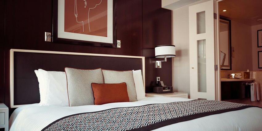 Hotel room with amazing facilities to stay during your trip.