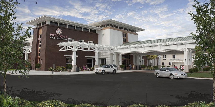 The entrance of Wild Rose Casino and Resort, a casino in Davenport, Iowa for all.