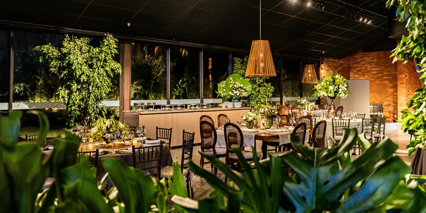 Enjoy a dining experience surrounded by lush greenery at Windmill Craftworks Restaurant.