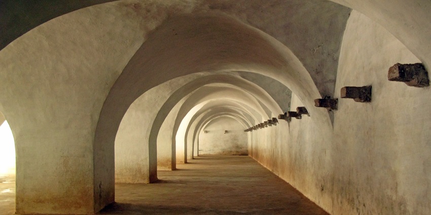 Strolling through the Bailey’s Dungeon is one of the fun things to do in Srirangapatna.