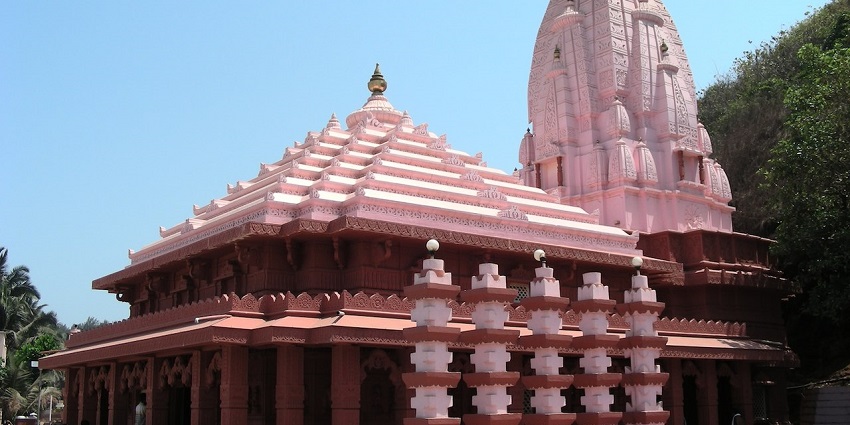Swayambhu Ganapati Temple in Ganpatipule with intricate carvings, one of the things to see in Ratnagiri.