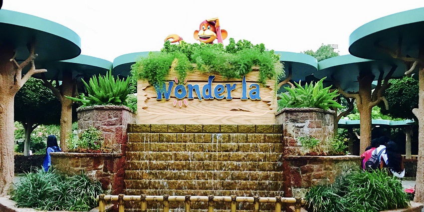 The amazing fountain at the Wonderla Amusement Park, a popular amusement park in Chennai.