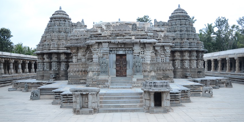 The authentic Somnathpur Temple is an exciting thing to see in Shivanasamudra Falls.