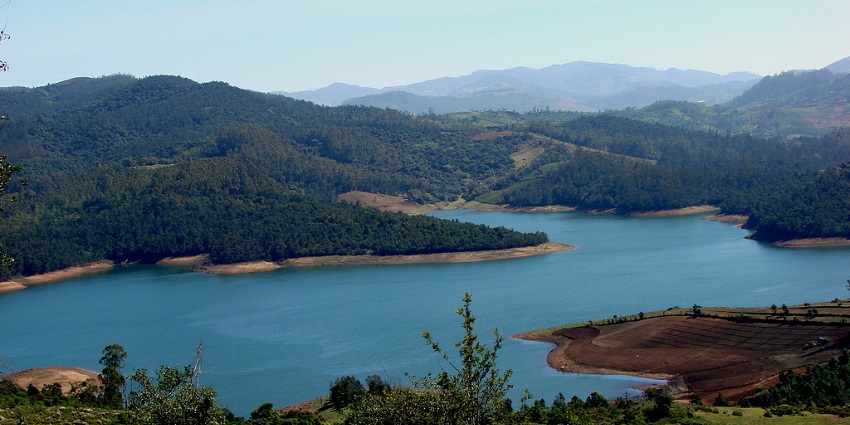 Scenic hill station with coffee plantations and panoramic views