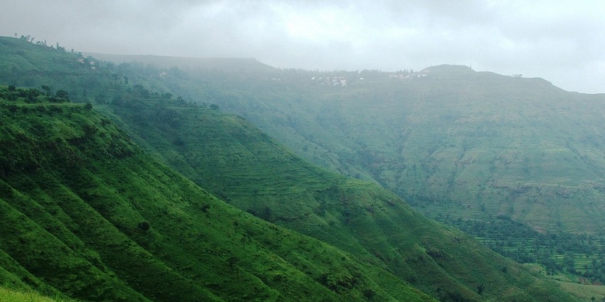 Mulund trekking destination is full of lush greenery and panoramic city views.