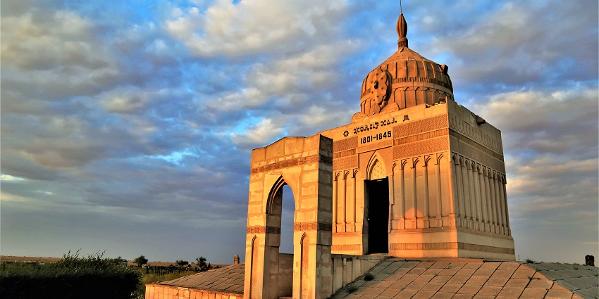 Zhangir Khan Mausoleum, a famous place near Janjira Fort , showcases stunning architecture.