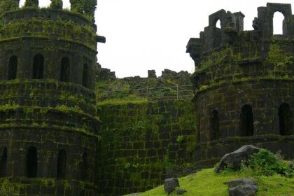 Chanderi Fort Badlapur, the historical site with trekking and stunning views.