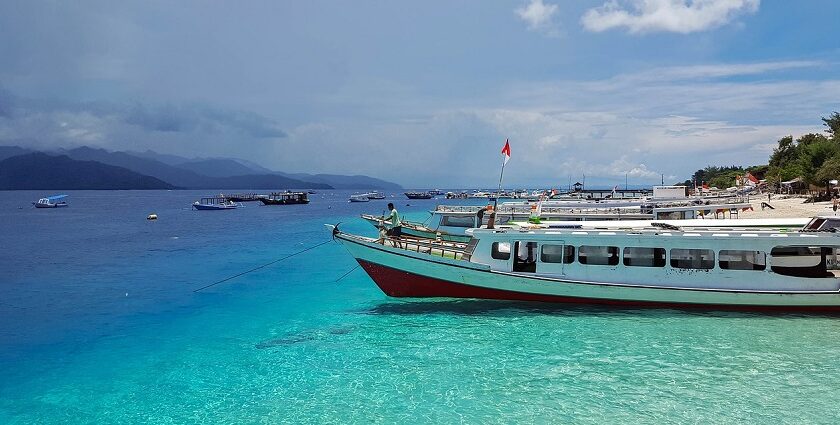 A stunning image of the Gili Islands’ pristine beaches and clear waters