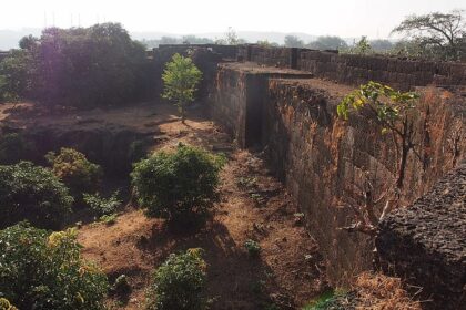 Gopalgad Fort, the historic site with stunning sea views and nature.