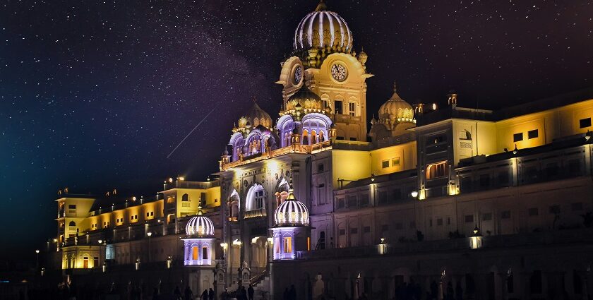 Experience the lively streets with the best spots of nightlife in amritsar