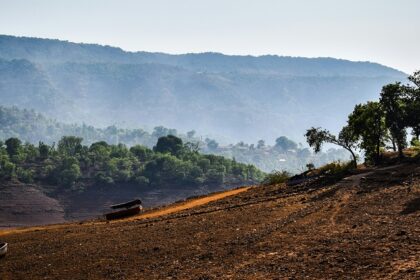 Places to visit in Shrivardhan have tranquil coastal beaches, temples, and greenery.