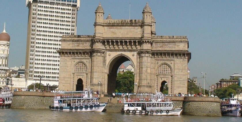 A view of the mighty Gateway of India with the Taj Hotel in Mumbai Central near places to visit in mumbai central