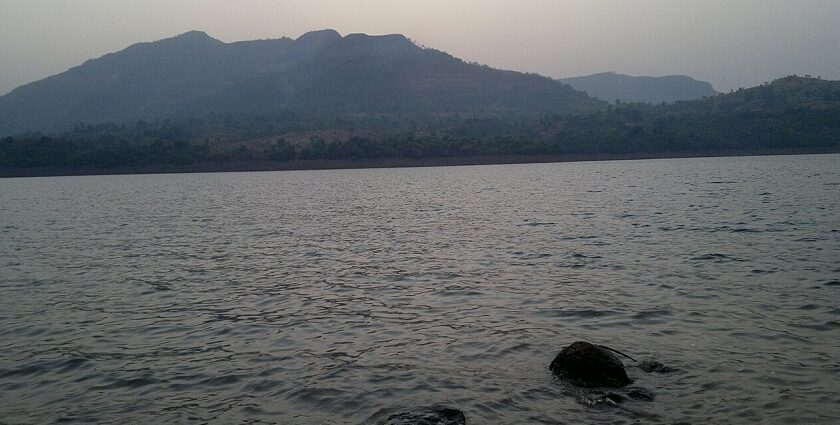 A picture of the Mulshi lake, one of the beautiful places to visit near Hinjewadi