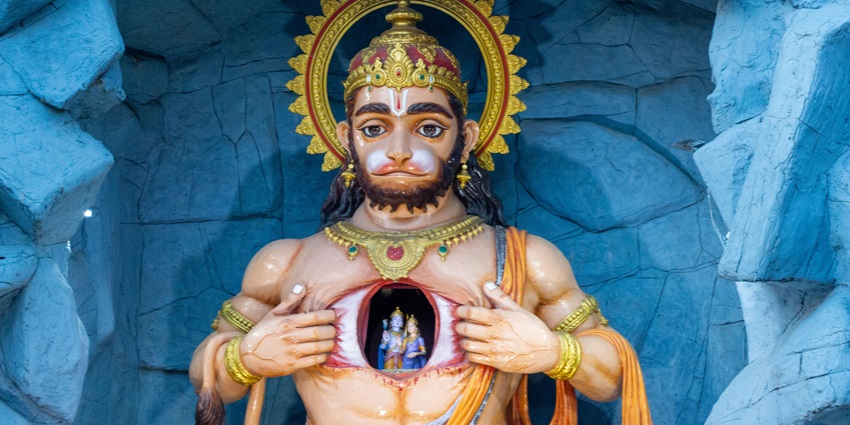 Telangkhedi Hanuman Temple is among the popular Nagpur temples with a huge Hanuman idol.