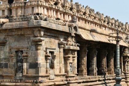 A picture of a colourful, lively, and vibrant view of one of the temples in Kumbakonam.